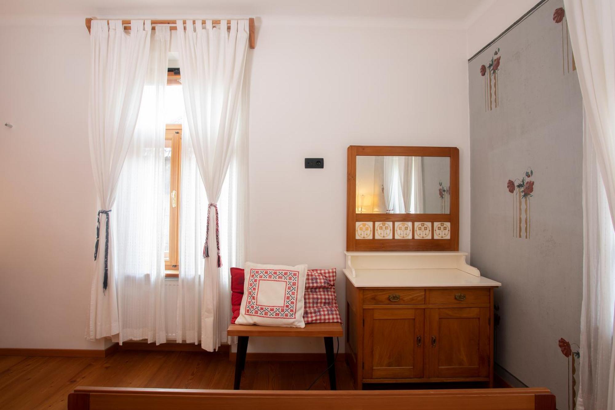 Pr'Gavedarjo Eco Heritage B&B Kranjska Gora Habitación foto