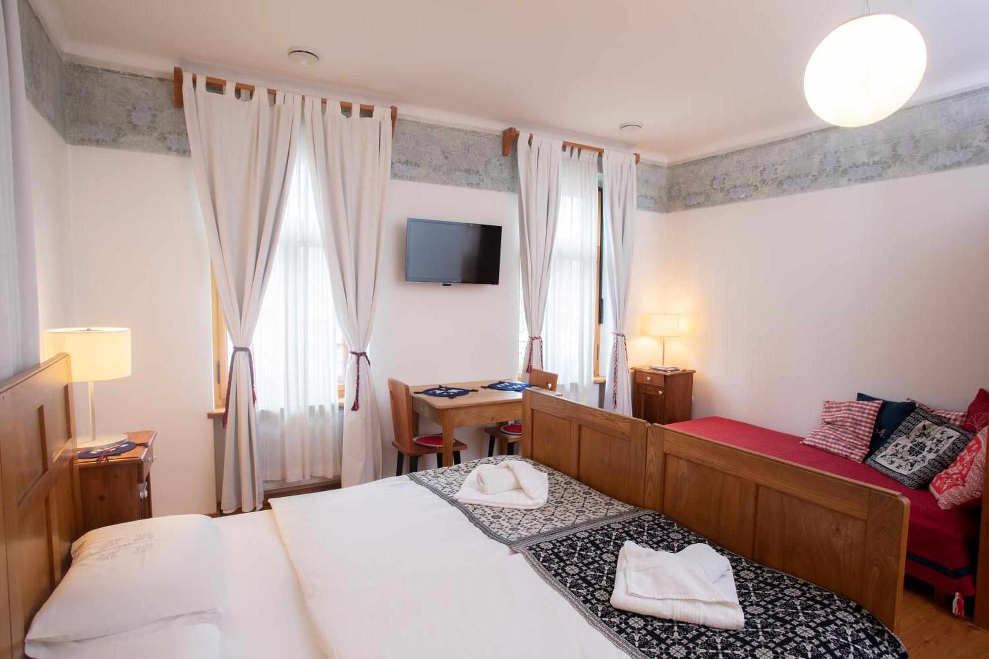 Pr'Gavedarjo Eco Heritage B&B Kranjska Gora Habitación foto