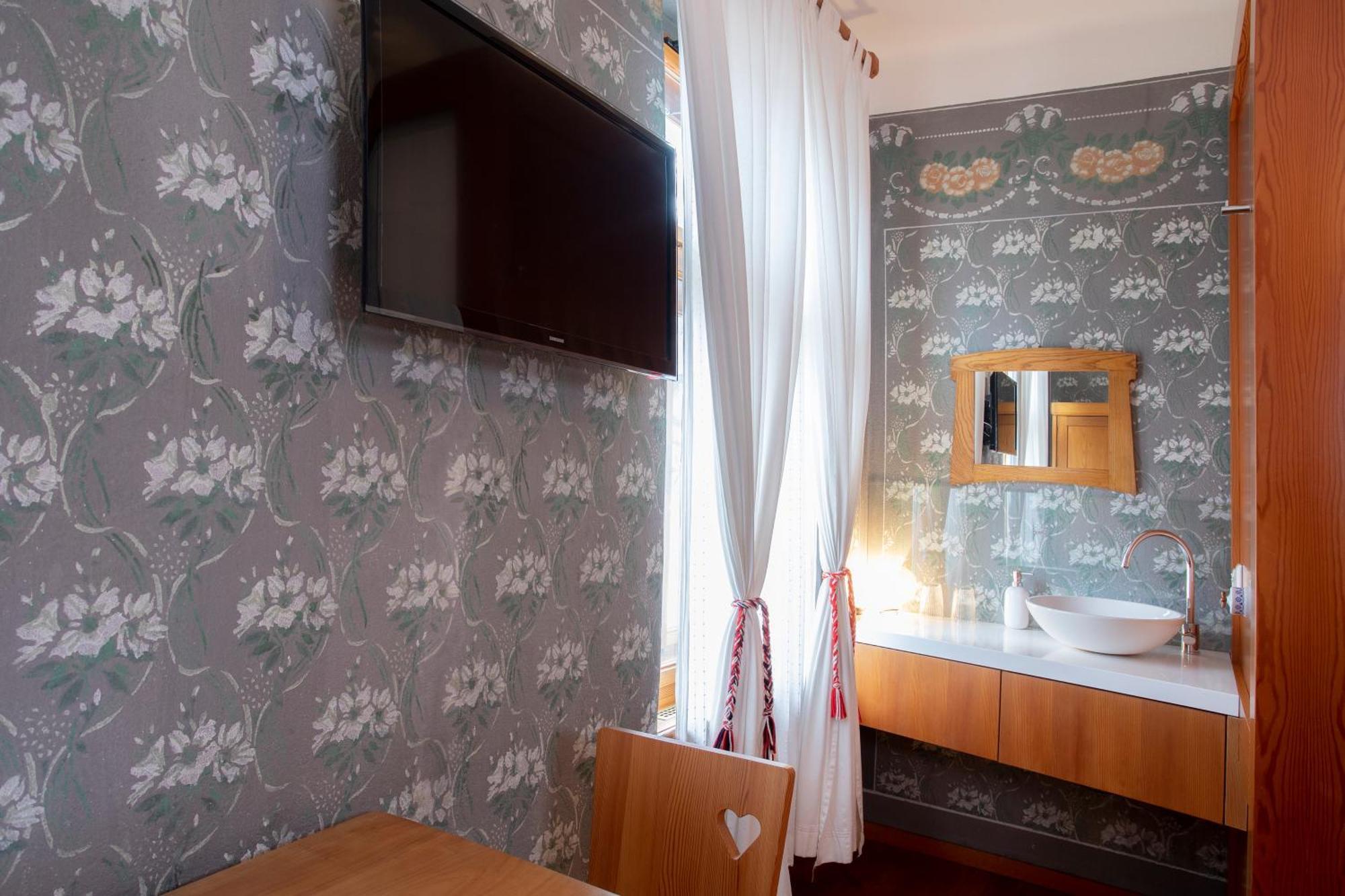 Pr'Gavedarjo Eco Heritage B&B Kranjska Gora Habitación foto