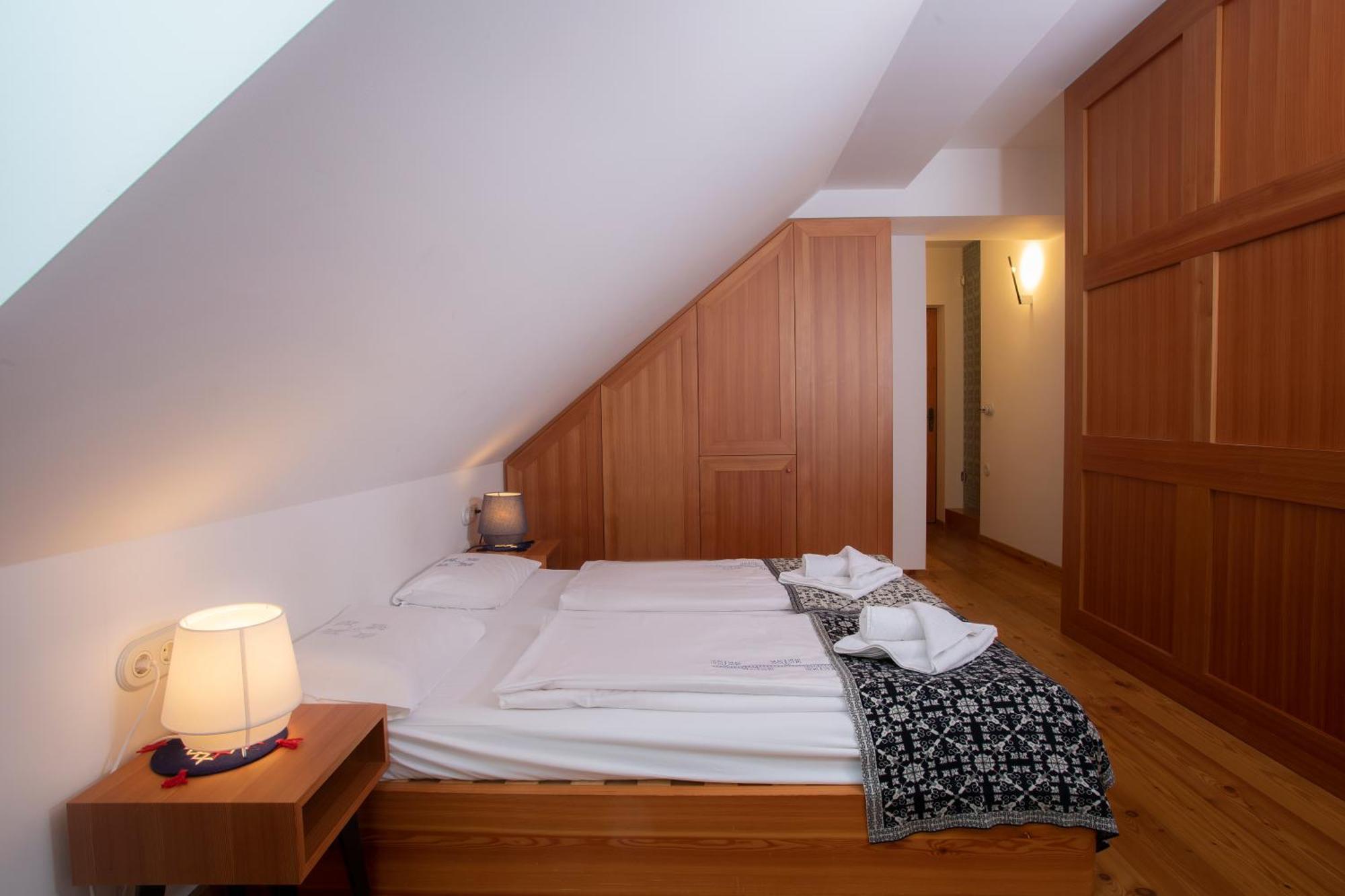 Pr'Gavedarjo Eco Heritage B&B Kranjska Gora Habitación foto