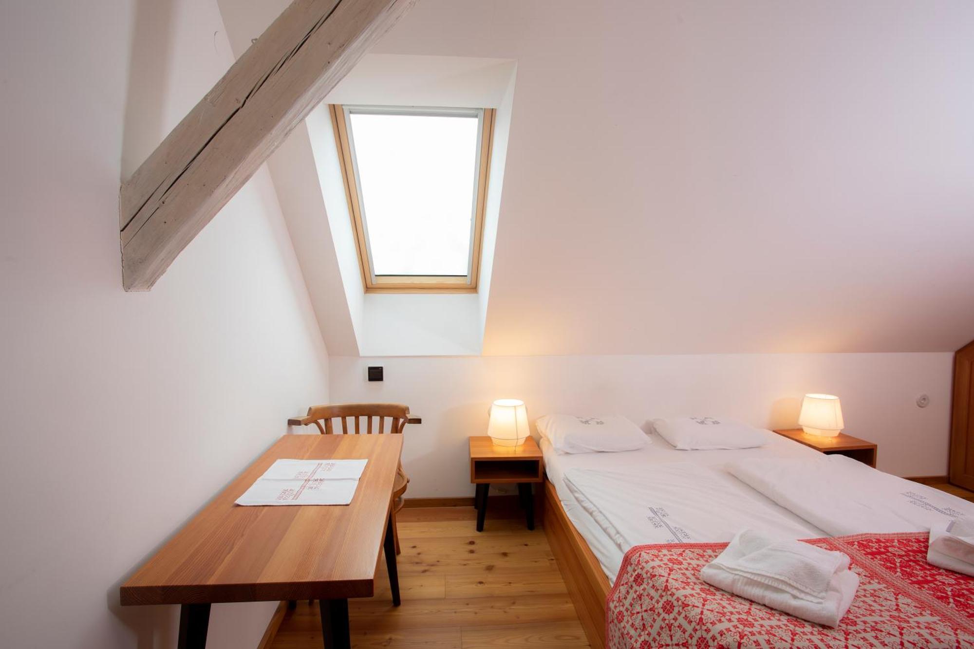 Pr'Gavedarjo Eco Heritage B&B Kranjska Gora Habitación foto